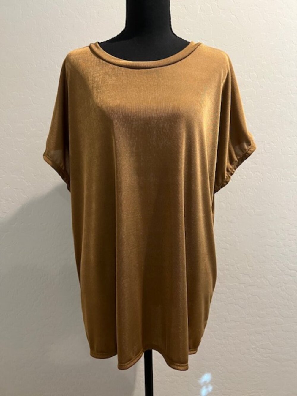 Sew In Love round neck tan, short sleeve flowy Tunic Top 1X Loose Fit